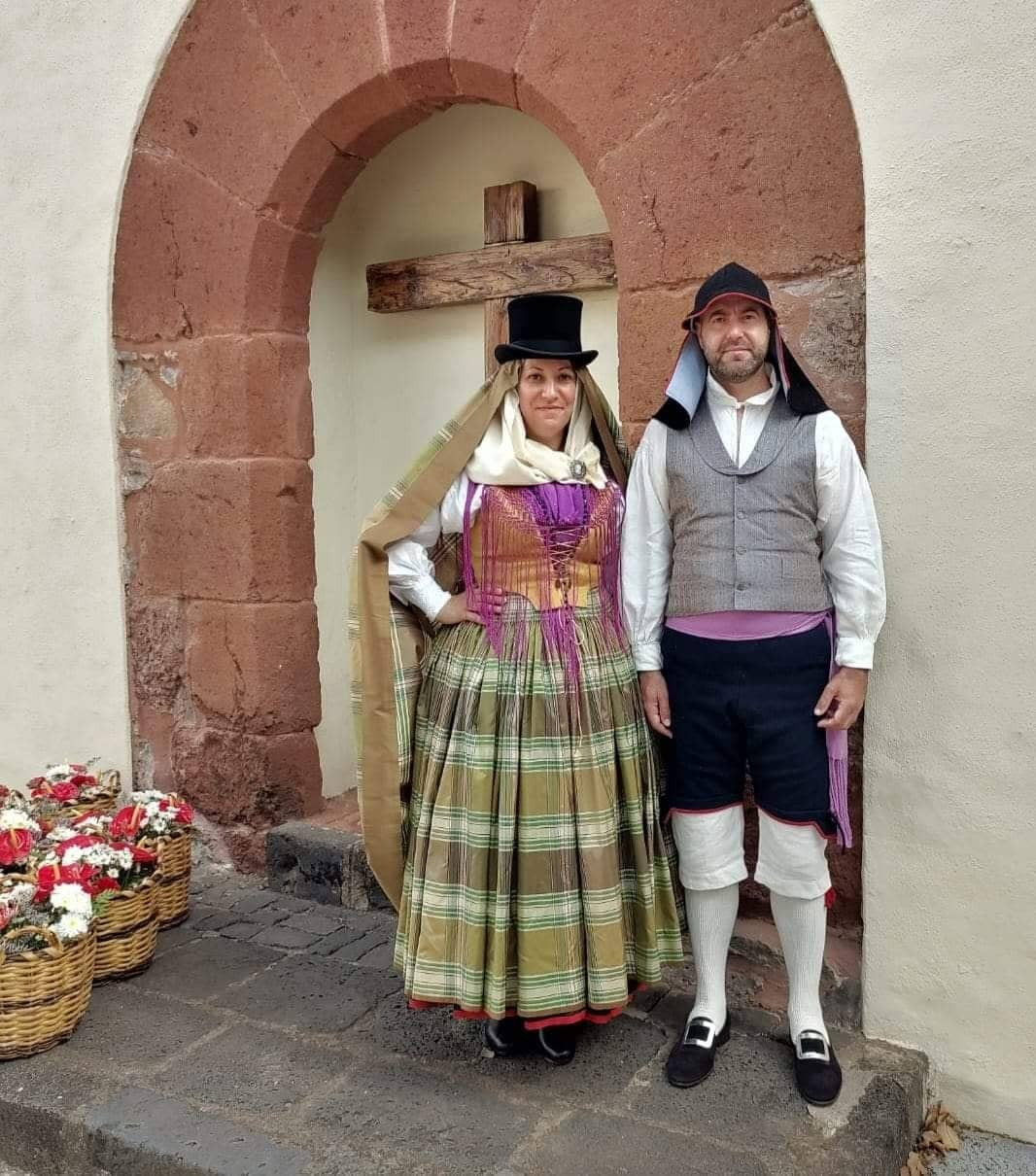 Trajes tradicionales las Islas Canarias, "Vestidos hasta principios del Siglo XIX" , por Daniel