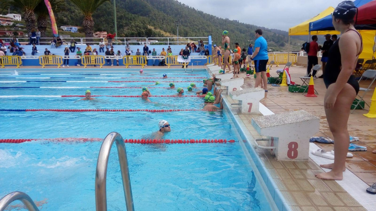 Natación en piscina Miraflores
