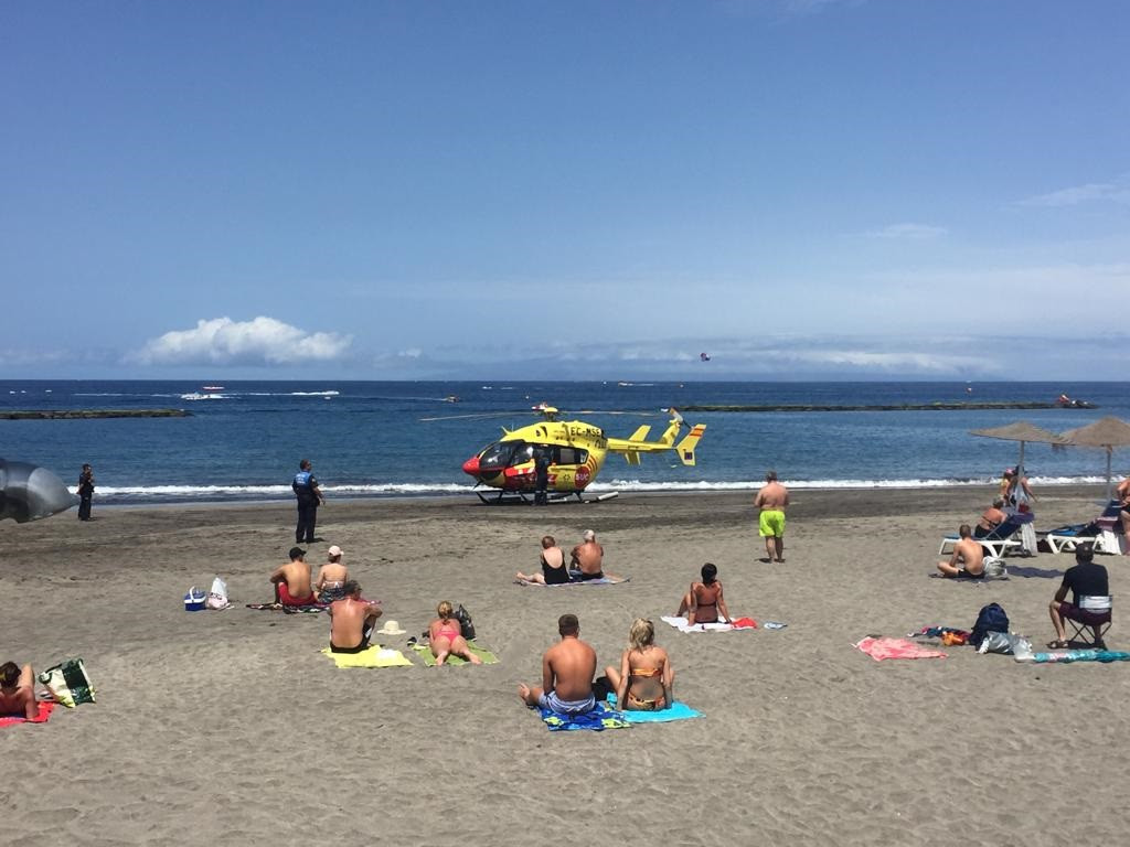 Helicu00f3ptero medicalizado del SUC en accidente en playa.1