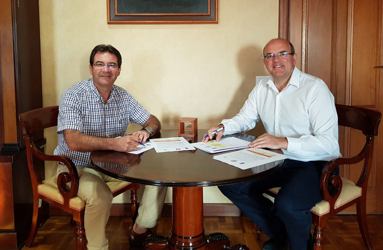 Anselmo Pestana y José Adrián Hernández   Firma FDCAN