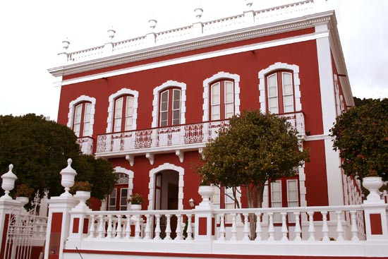 VILLA DE MAZO casa roja