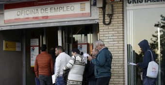 2447700 Parados demandando empleo Version2