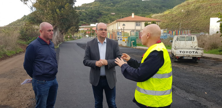 231019 Repavimentado casco urbano Puntallana Anselmo Pestana y Víctor Guerra