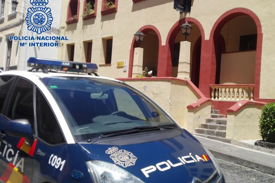 La Policía Nacional detiene en Santa Cruz de La Palma a dos personas implicadas en la presunta estafa de compraventa de vehículos