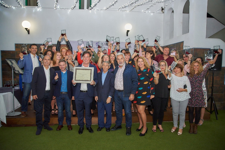 27112019 homenaje de Playaolid a trabajadores Thomas Cook (3)