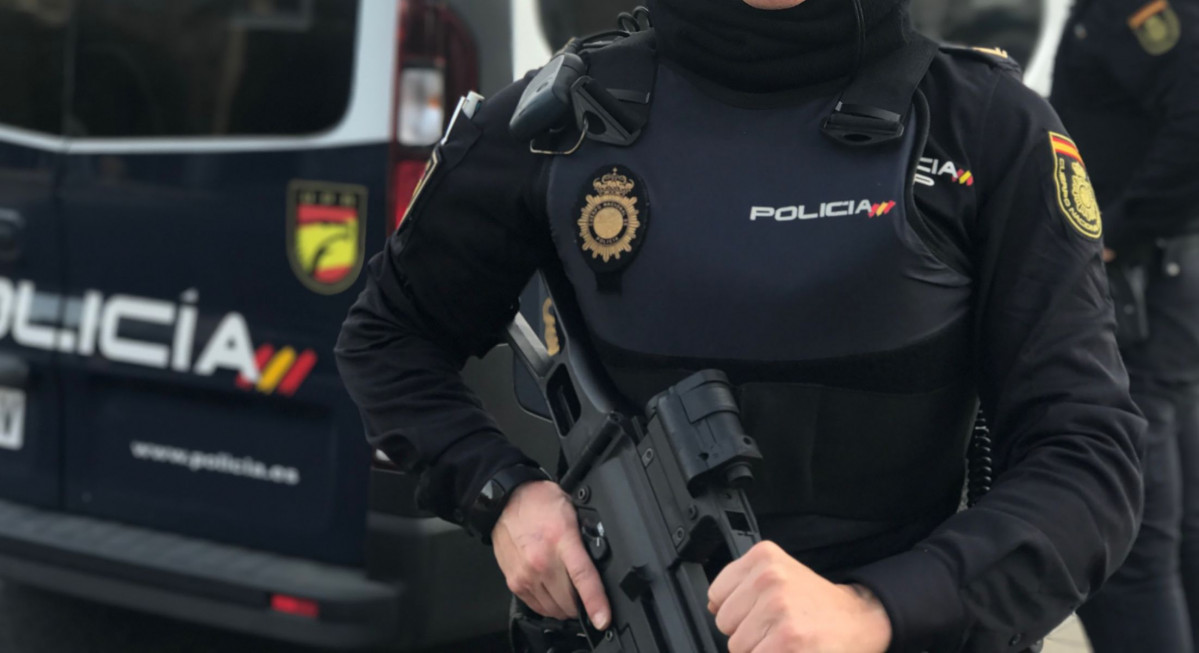 Policia nacional mujer