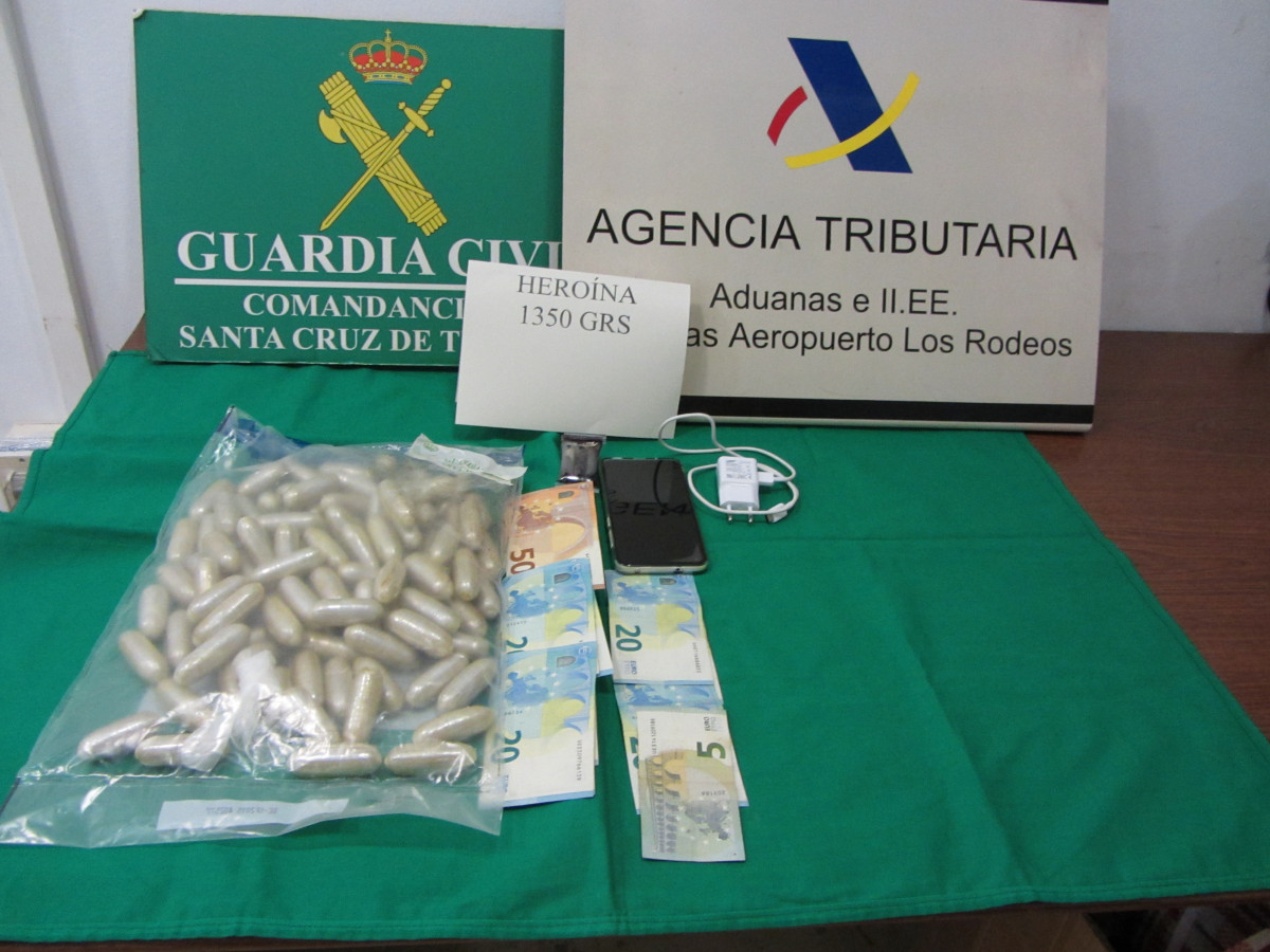 94 Cu00c1PSULAS HEROu00cdNA AEROPUERTO TENERIFE NORTEjpg