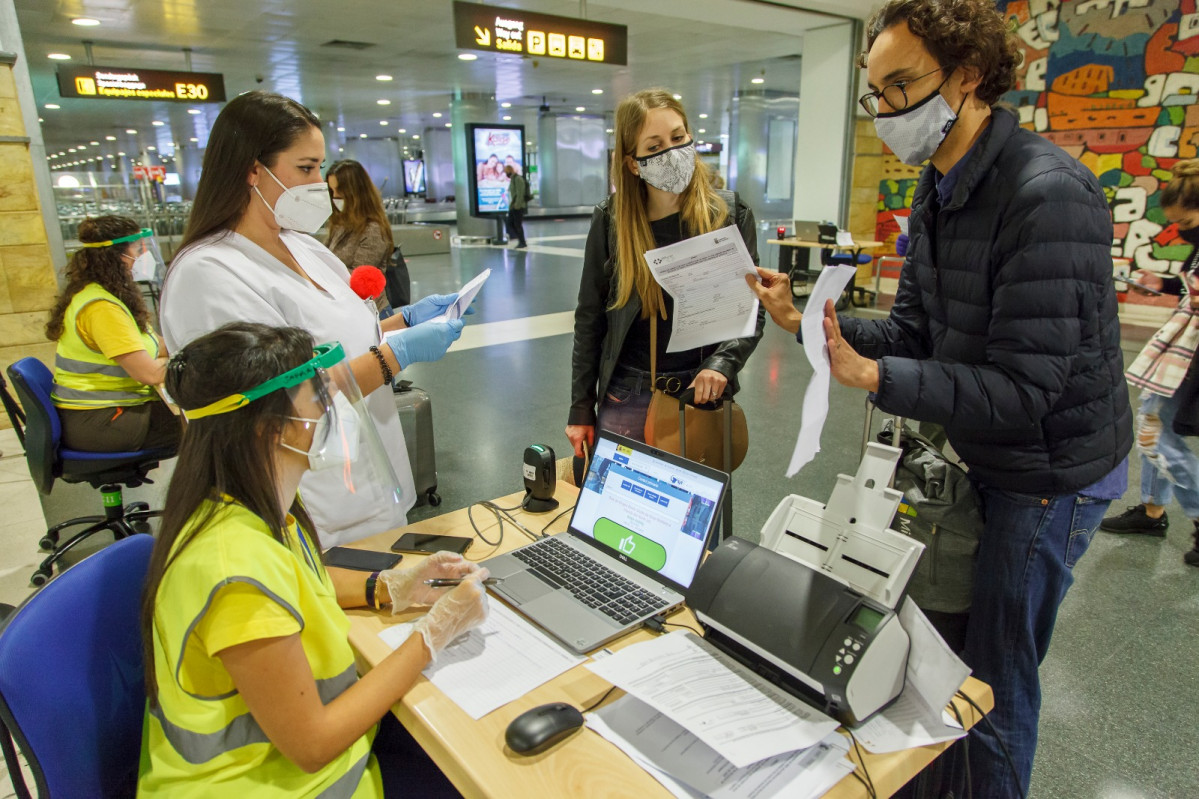 Control de pasajeros en el aeropuerto