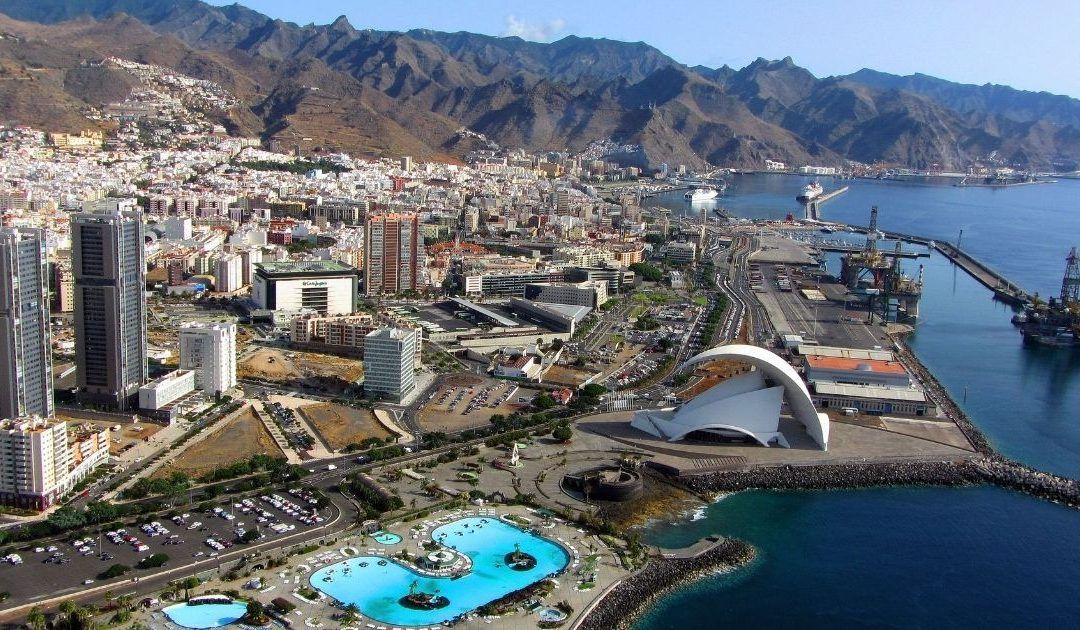 Darsena de Los Llanos con el Auditorio de Tenerife 1080x630