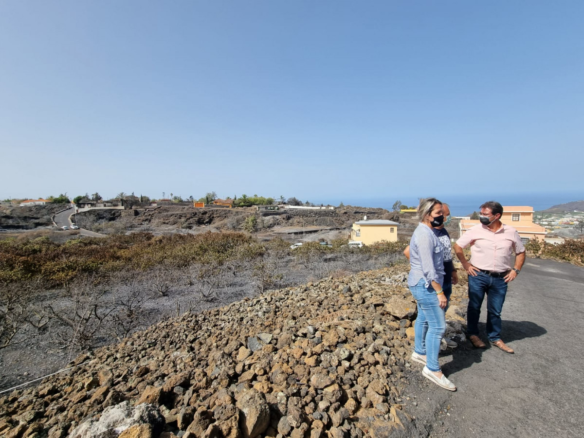 Visita de la consejera a las zonas afectadas por el incendio1