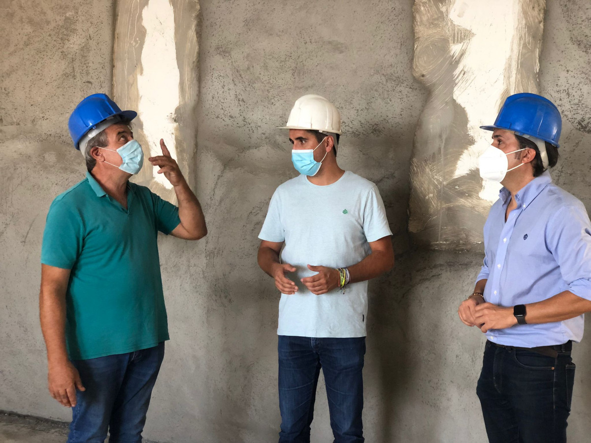 Borja Pu00e9rez y Fran Martu00edn en su visita a las obras Colegio La Polvacera