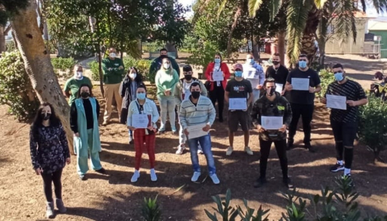 Imagen de los alumnos participantes en el programa de formación 'Replantando el Noroeste' crop