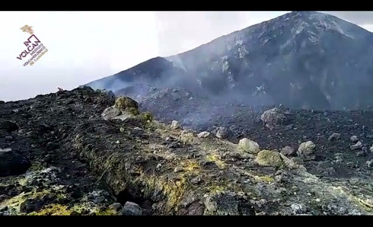 Espectaculares imágenes de los cráteres del edificio volcánico de Cumbre Vieja de La Palma