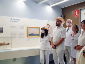 Foto Daura González (primera por la derecha) durante la visita al Museo en Sant Pere de Ribas