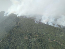 230722 Vista aérea del incendio esta mañana