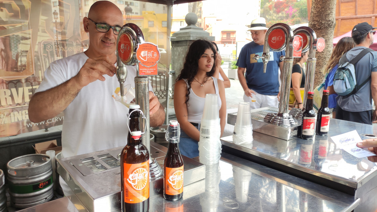 Foto Cervezas artesanas de diferentes tipos se ofrecerion durante toda la feria