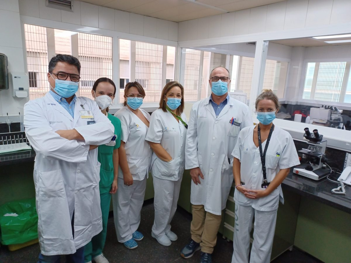 Profesionales Laboratorio Hematologia HUC que han participado en este hallazgo scaled e1668171851609