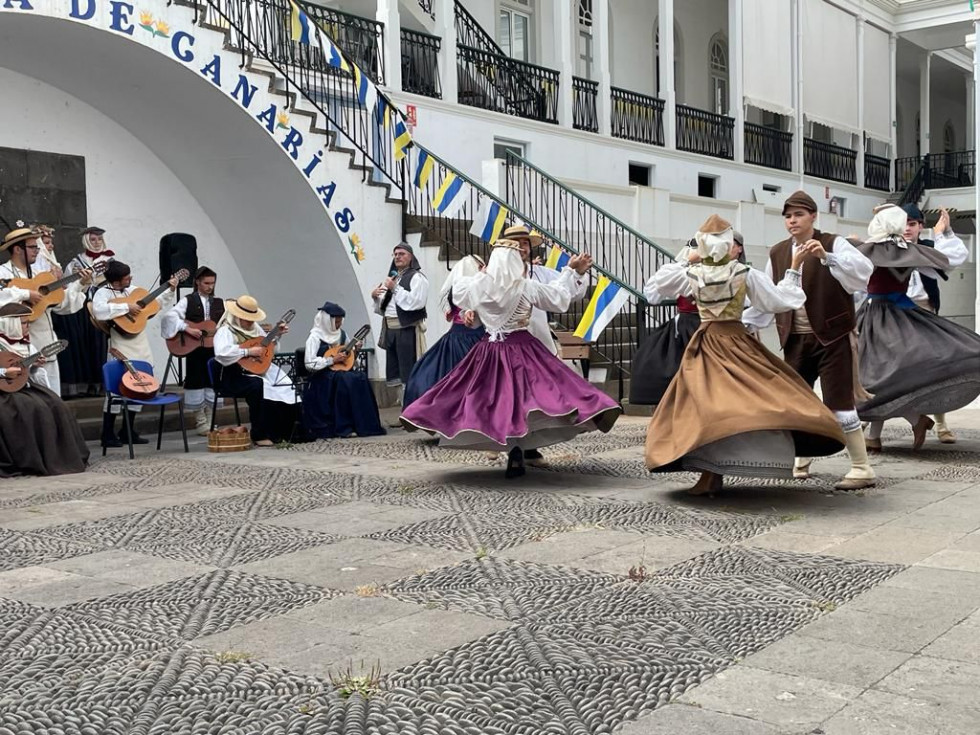 Foto Actuación Escuela Municipal de Folclore de Santa Cruz de La Palma