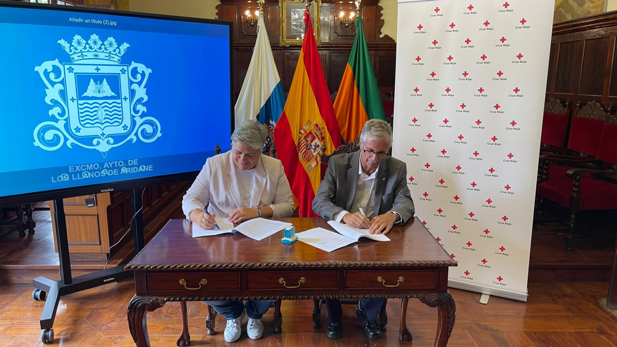 Firma con Cruz Roja