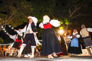 Detalle de baile de la agrupación Tuhoco
