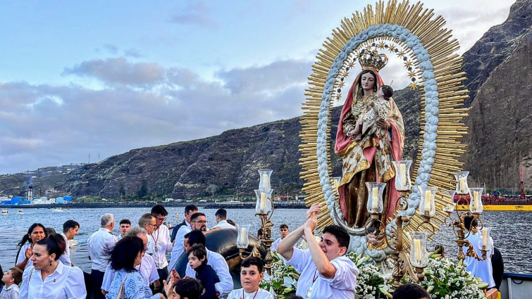 Foto Imagen del embarque de la Virgen del Carmen en 2022