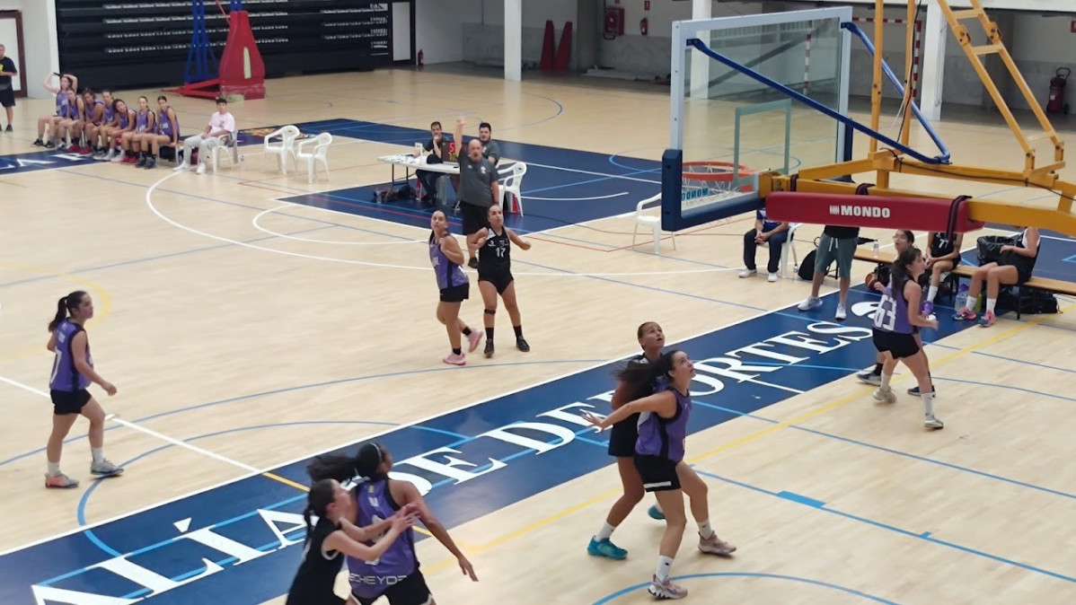 Foto Instante encuentro entre equipos femeninos