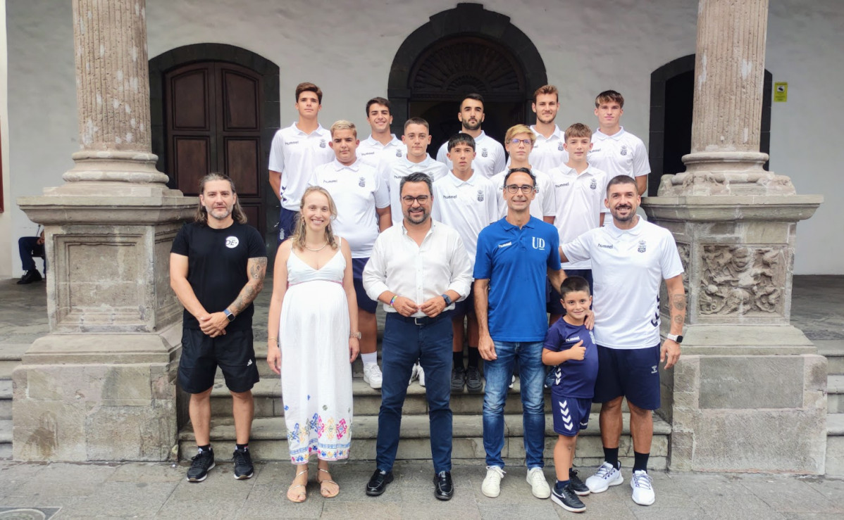 Foto Recepciu00f3n equipo fu00fatbol playa UD Las Palmas