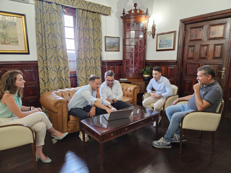 Foto reunión Consejería Transición Ecológica y Energía en el Ayuntamiento de Santa Cruz de La Palma