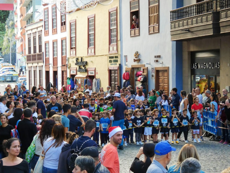 Foto Imagen de archivo de la salida de los participantes más jóvenes en 2022