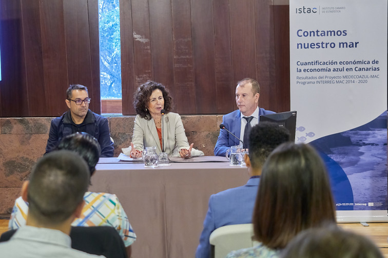 Imagen 1 Matilde Asián, junto a Sergio Alonso y Domingo Lorenzo