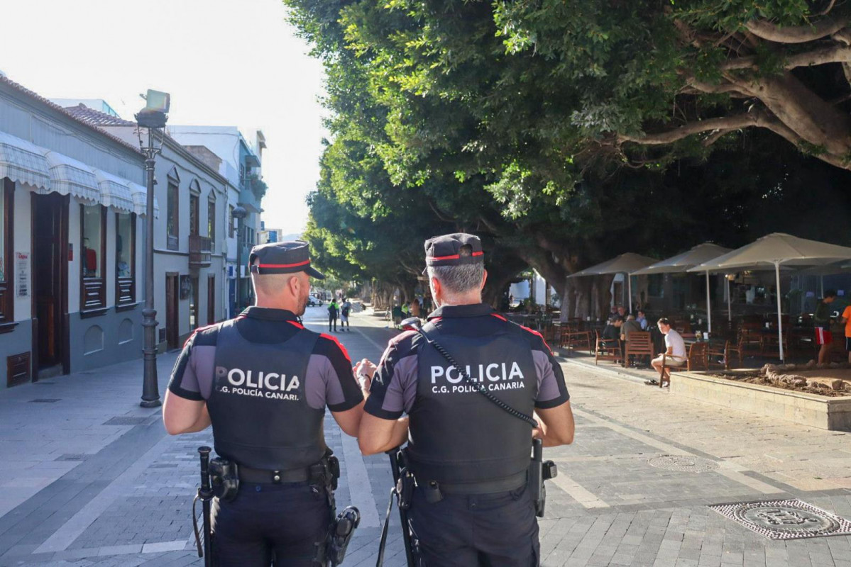 Policía Canaria en La Palma