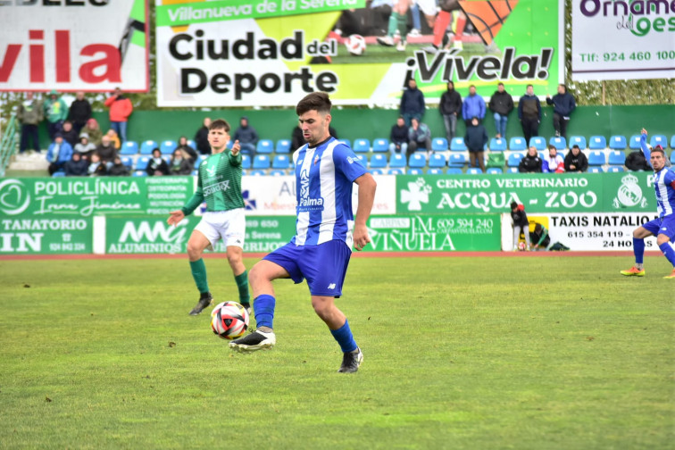 Misffut controla el balón