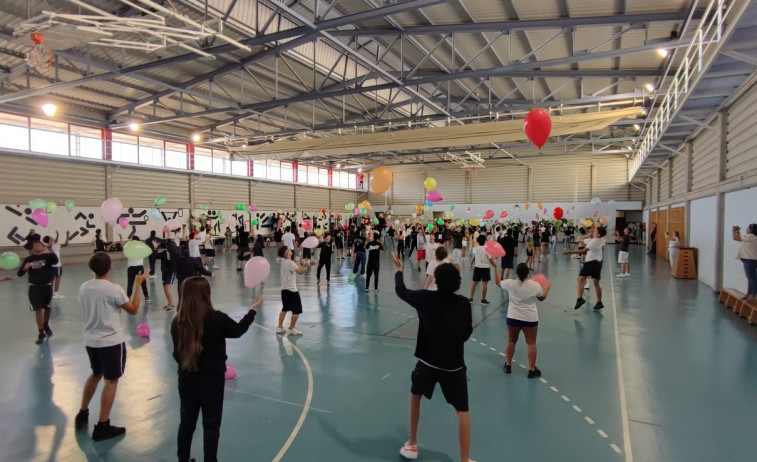 FOTO. Cien estudiantes tinerfeños aspiran a batir un récord mundial (2)