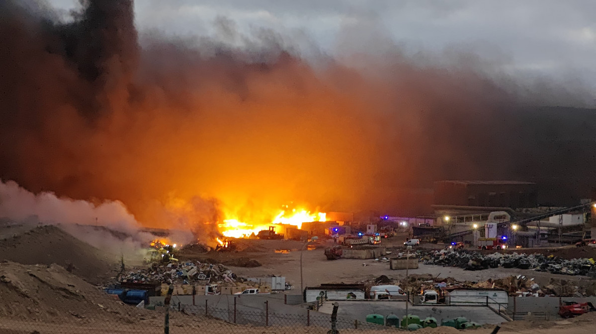 Incendio vertedero Lanzarote Diario Palmero 