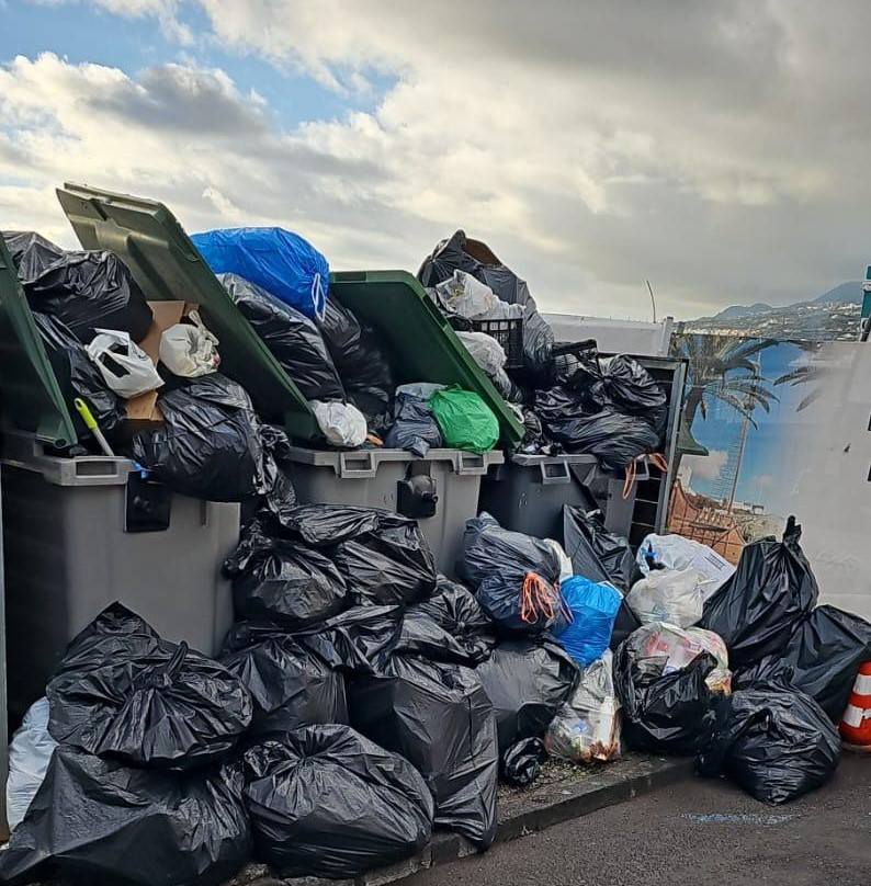 BASURA AVENIDA MARITIMA diario Palmero 