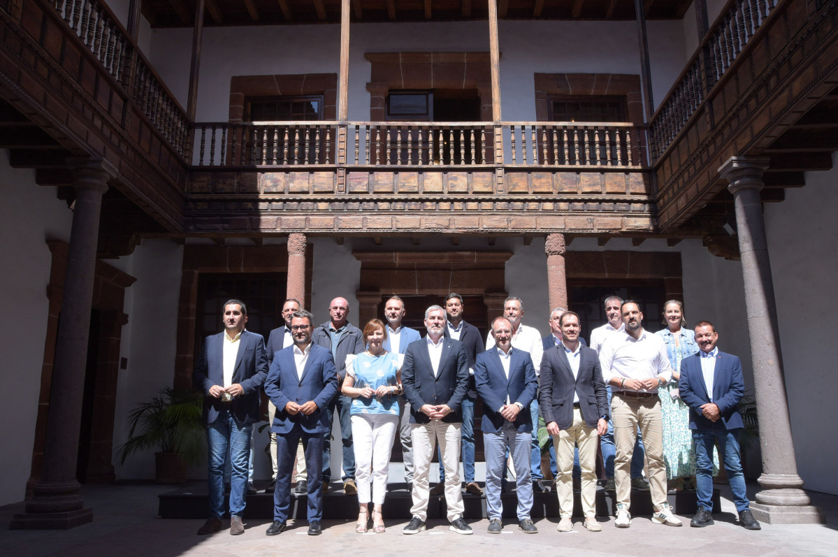 Encuentro alcaldes (1)