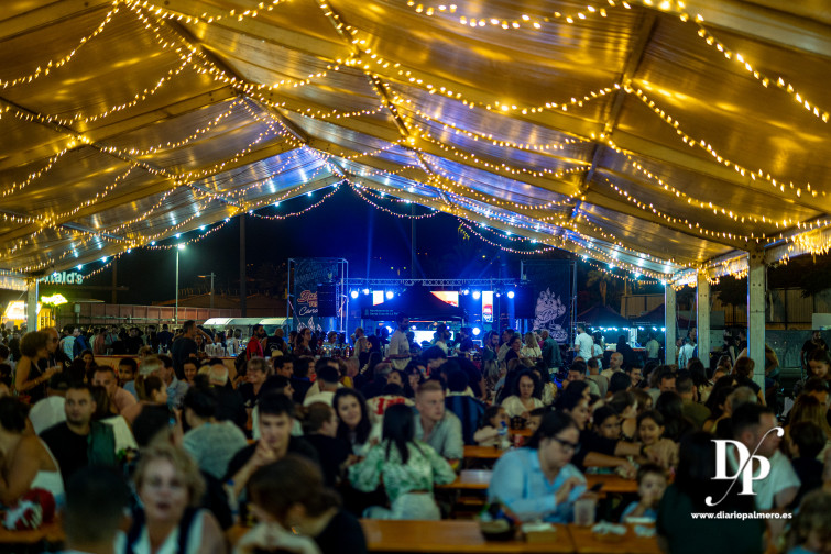 Foto Detalle de la jornada del viernes del Burger Fest Canarias en Santa Cruz de La Palma. Autor Autor Look Like Brothers