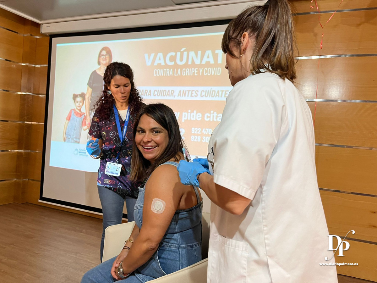 Persona con diabetes vacunu00e1ndose contra la gripe