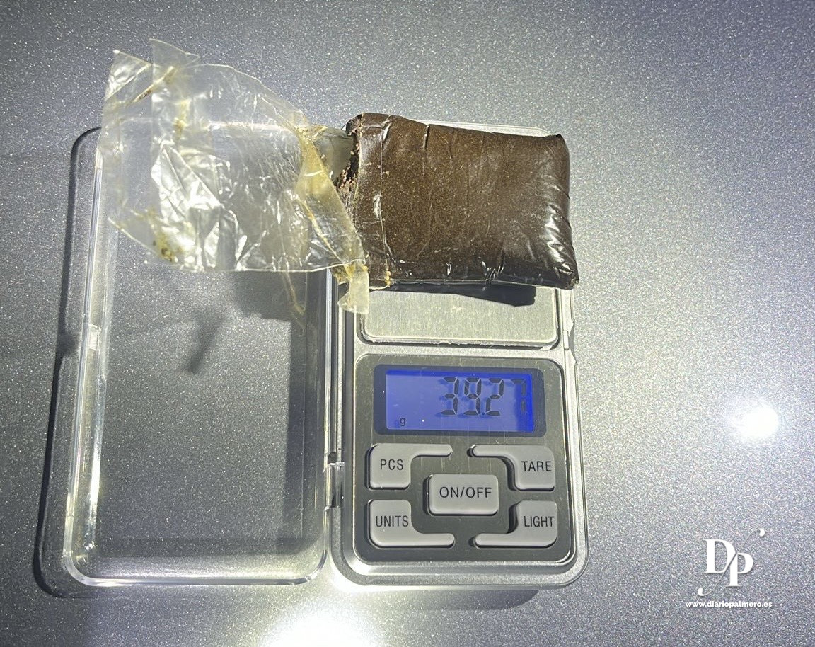 Policia Canaria 40 gramos de hachis