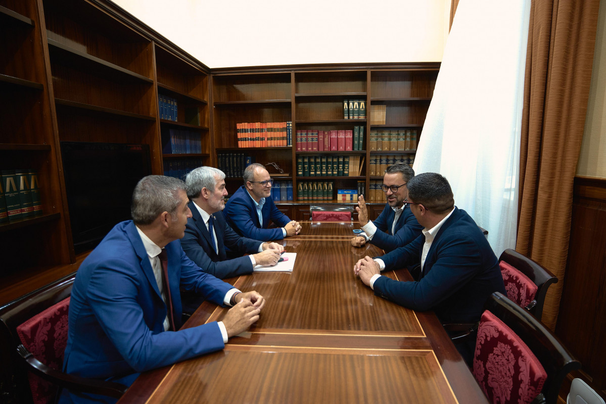 Foto encuentro entre Gobierno de Canarias y Ayuntamiento de Santa Cruz de La Palma