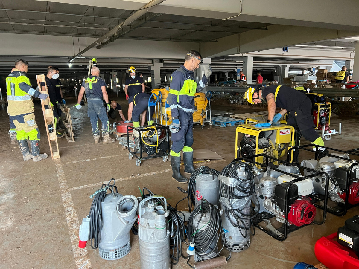 041124 Trabajos del dispositivo de emergencias  canario en Valencia(1)