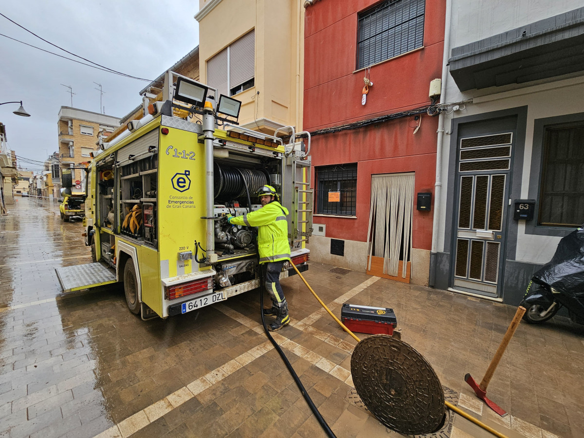 131124 Trabajos del operativo canario en Valencia 1