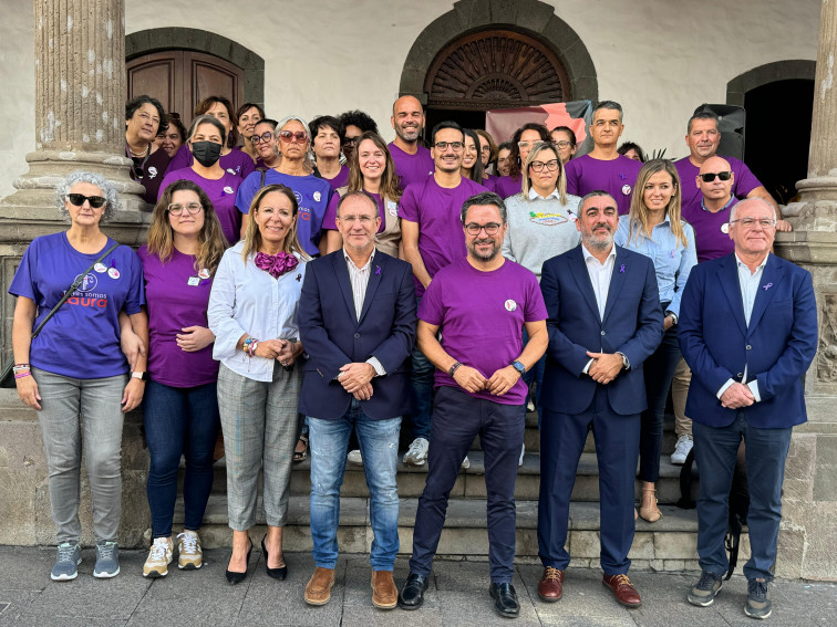 FOTO DE FAMILIA TRAS LA LECTURA DEL MANIFIESTO