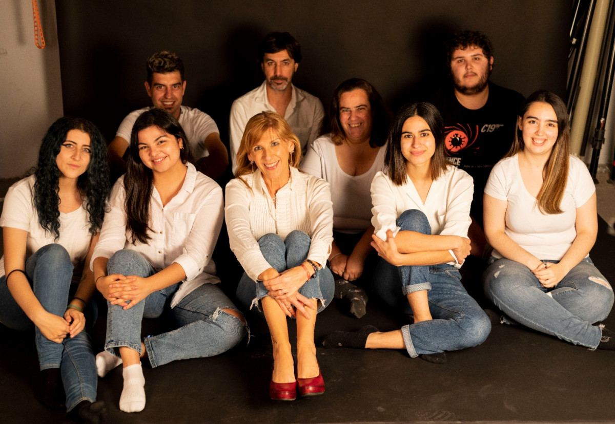 FOTO. Estudiantes canarios estrenaru00e1n en La Palma un documental sobre quienes informaron en la u00faltima erupciu00f3n de la isla (3)