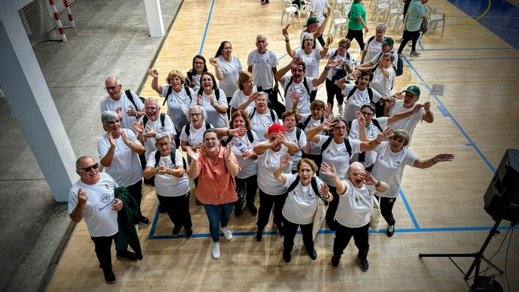 Foto varios miembros de los equipos de Santa Cruz de La Palma con la concejala de Bienestar Social, Yéssica Pérez