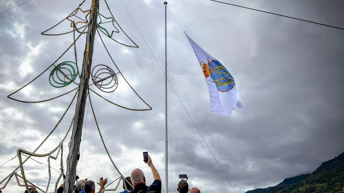 Izado de la Bandera 1