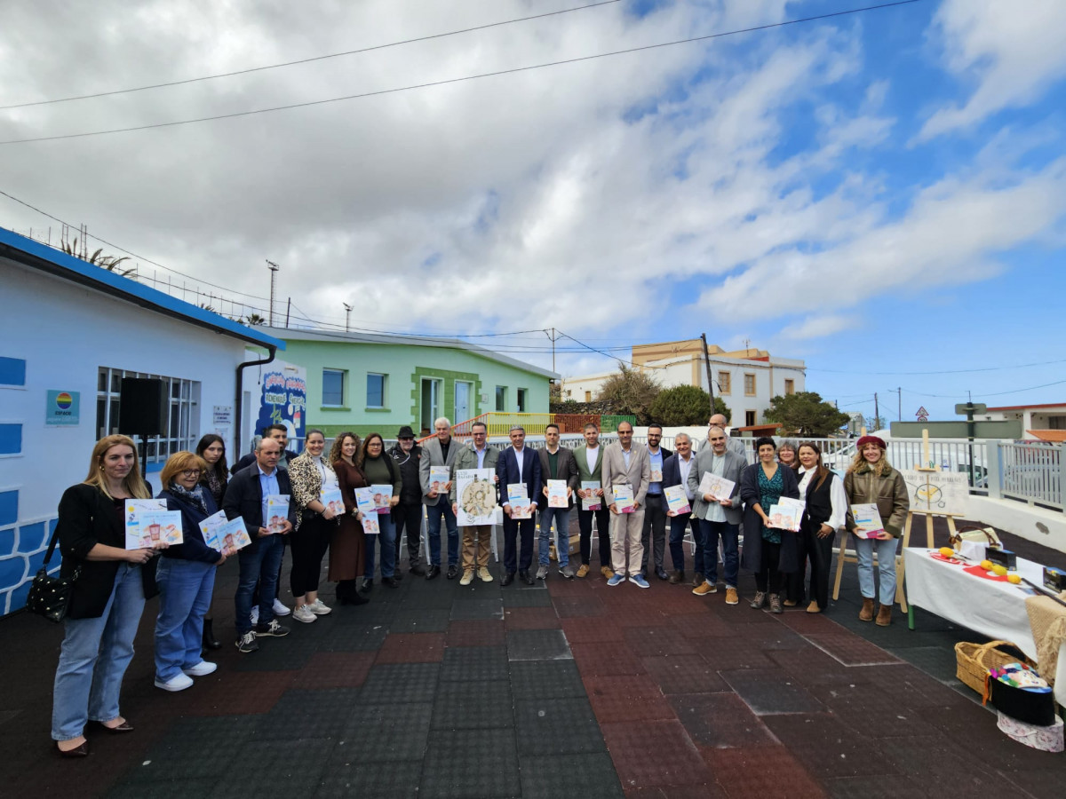 FOTO. Presentaciu00f3n material pedagu00f3gico diseu00f1ado por la Consejeru00eda de Educaciu00f3n con motivo de la Bajada de la Virgen de los Reyes