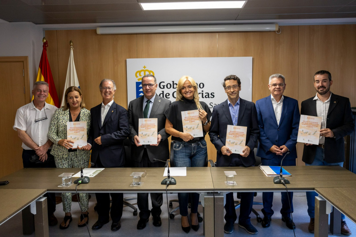 FOTO. Imagen de archivo de la presentaciu00f3n del  Protocolo de intervenciu00f3n ante riesgo suicida en instituciones educativas de Canarias