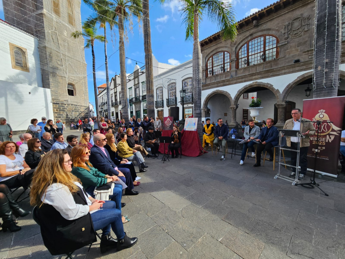 FOTO. La Consejeru00eda de Educaciu00f3n del Gobierno de Canarias presenta en La Palma su proyecto pedagu00f3gico para la Bajada de la Virgen de las Nieves