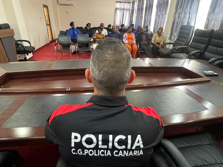 Policía Canaria en Gambia